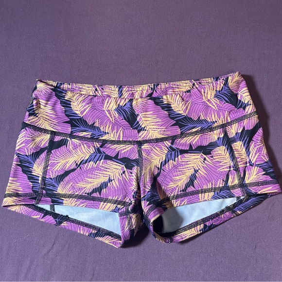 Fleo Pants - Fleo Tropical Feather 2.5" Booty Shorts Purple/Yellow - Size Small